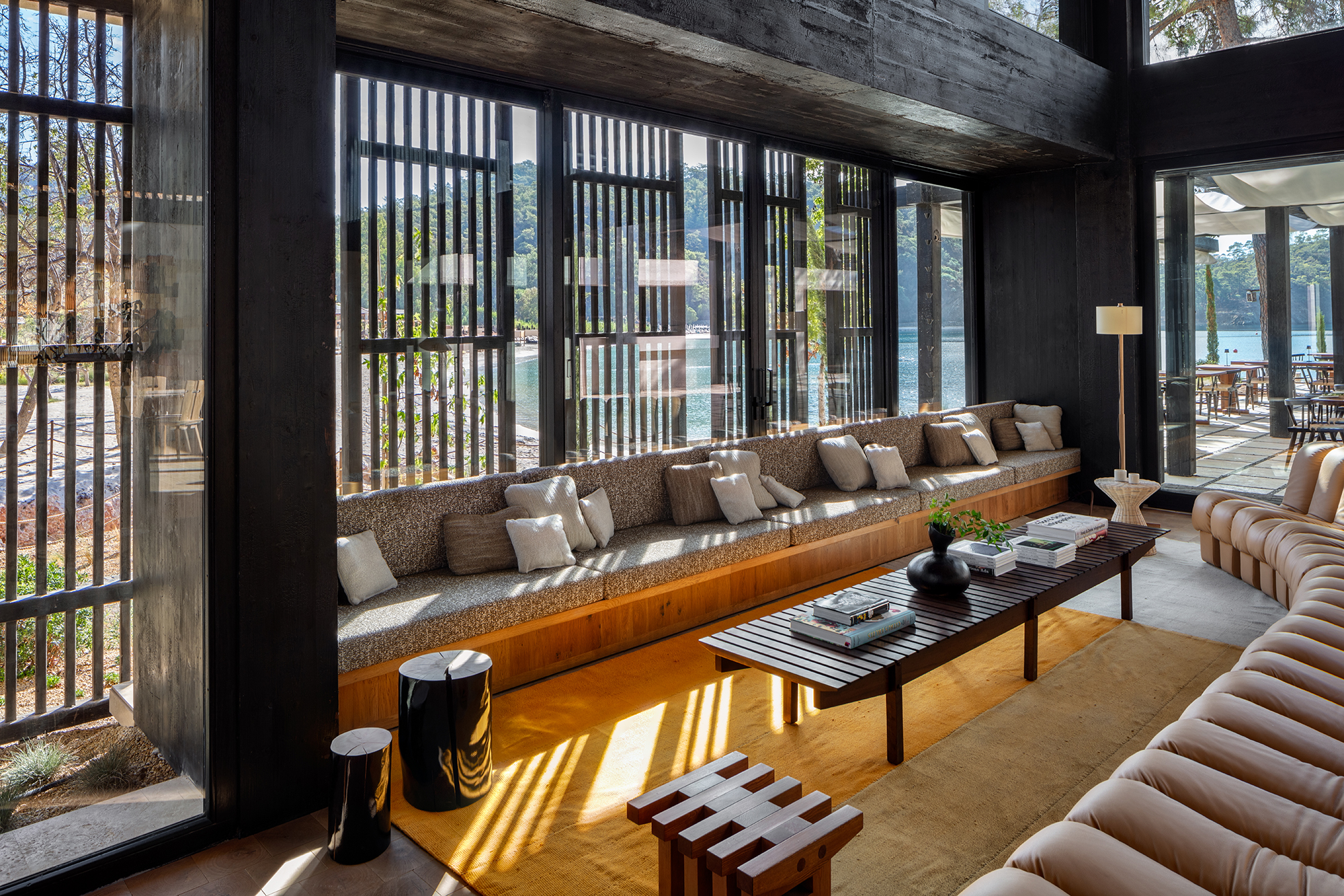 AHAMA HOTEL
